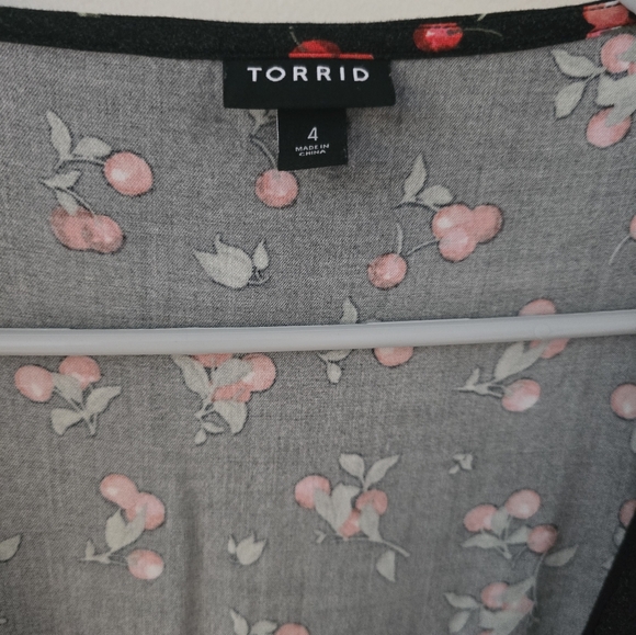 Torrid Black and Cherry Flutter Sleeve Midi Sundress 4x - Picture 4 of 6